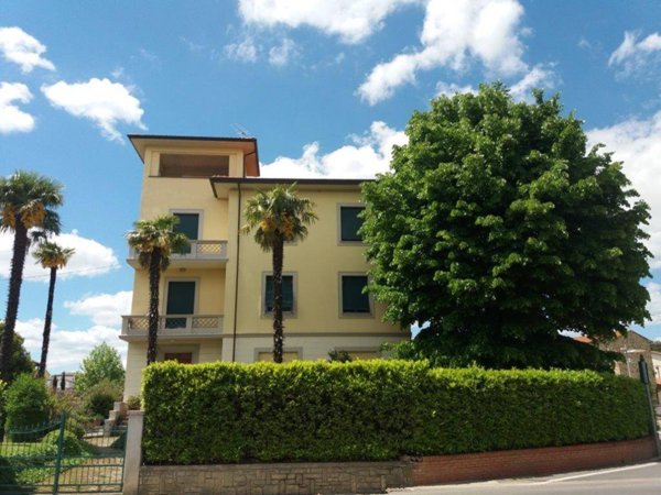 casa indipendente in vendita a Monte San Savino in zona Alberoro