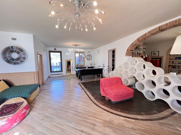 casa indipendente in vendita a Monte San Savino in zona Montagnano