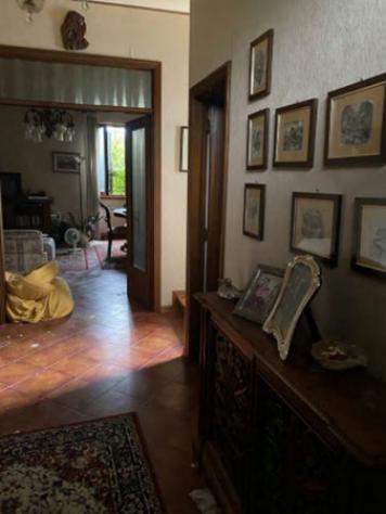 locale commerciale in vendita a Monte San Savino