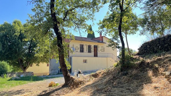 casa indipendente in vendita a Monte San Savino in zona Verniana