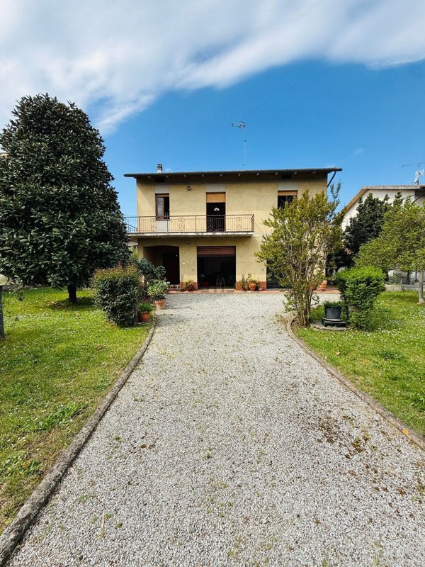 casa indipendente in vendita a Monte San Savino