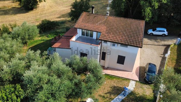 casa indipendente in vendita a Monte San Savino