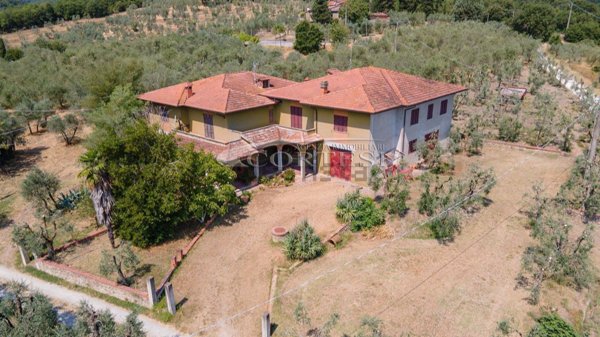 casa indipendente in vendita a Monte San Savino in zona Verniana