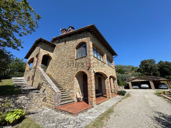 casa indipendente in vendita a Monte San Savino in zona Verniana