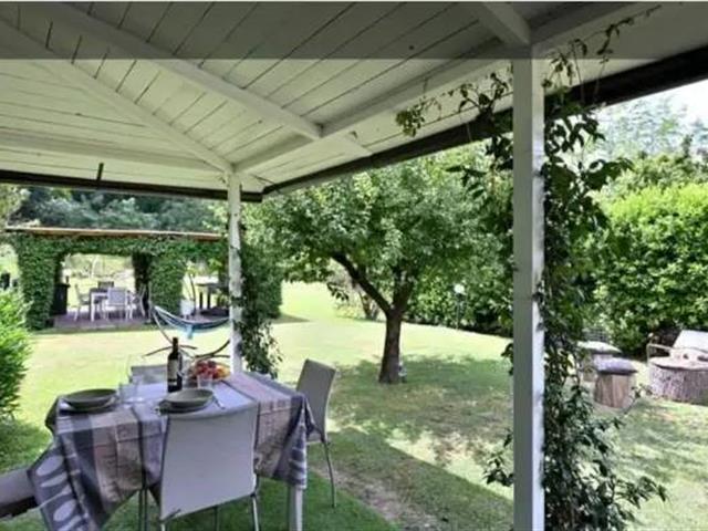 casa indipendente in vendita a Montevarchi