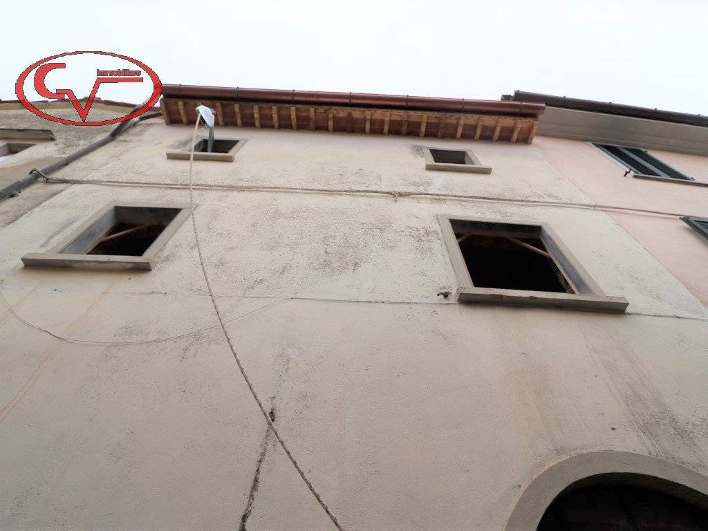 casa indipendente in vendita a Montevarchi