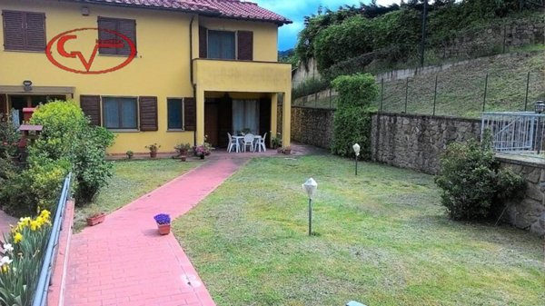 casa indipendente in vendita a Montevarchi in zona Moncioni