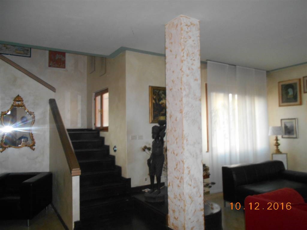 casa indipendente in vendita a Montevarchi