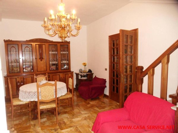 casa indipendente in vendita a Montevarchi