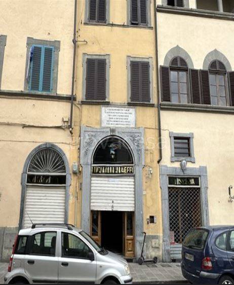 negozio in vendita a Montevarchi