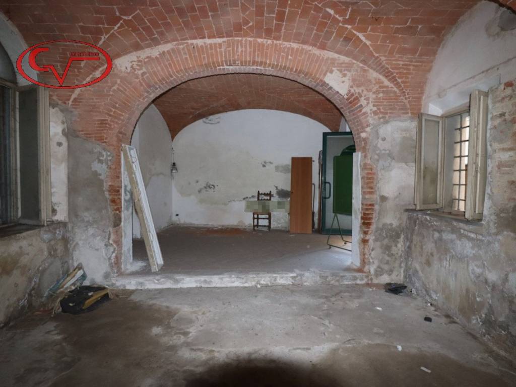 negozio in vendita a Montevarchi