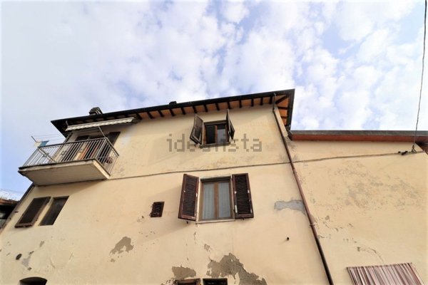 casa semindipendente in vendita a Montevarchi