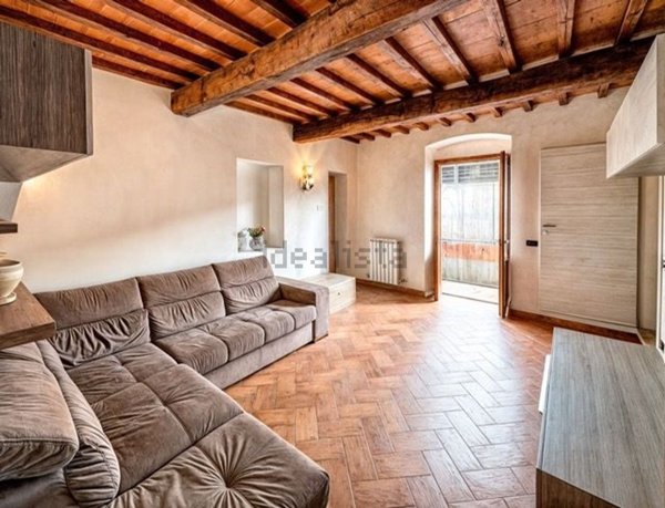 casa indipendente in vendita a Montevarchi in zona Mercatale Valdarno
