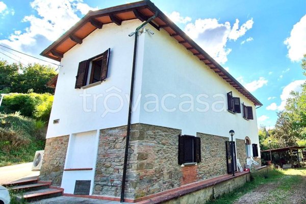 casa indipendente in vendita a Montevarchi in zona Levane