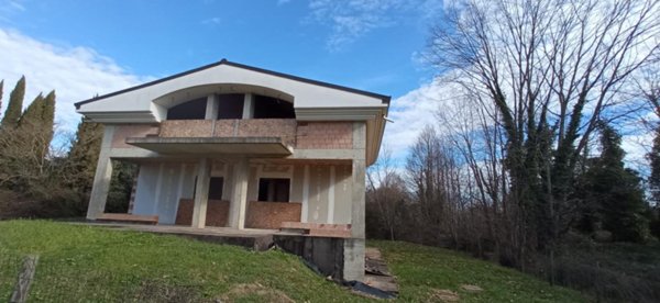 negozio in vendita a Montevarchi