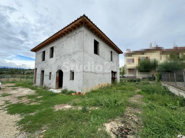 casa indipendente in vendita a Montevarchi
