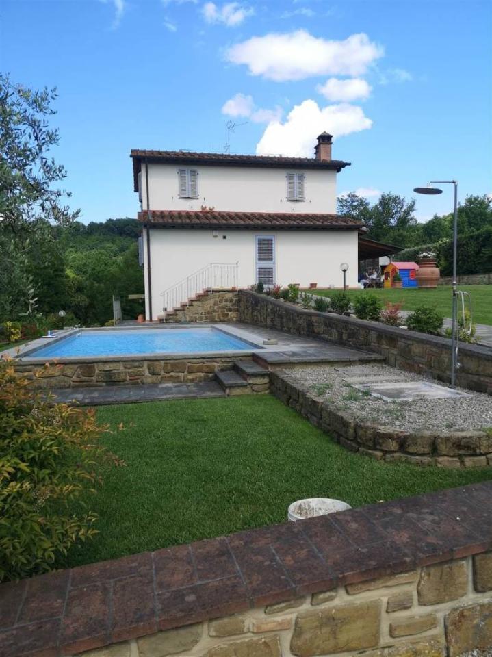 casa indipendente in vendita a Montevarchi
