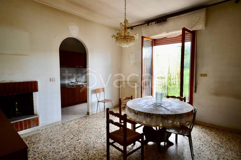 appartamento in vendita a Montevarchi in zona Levane