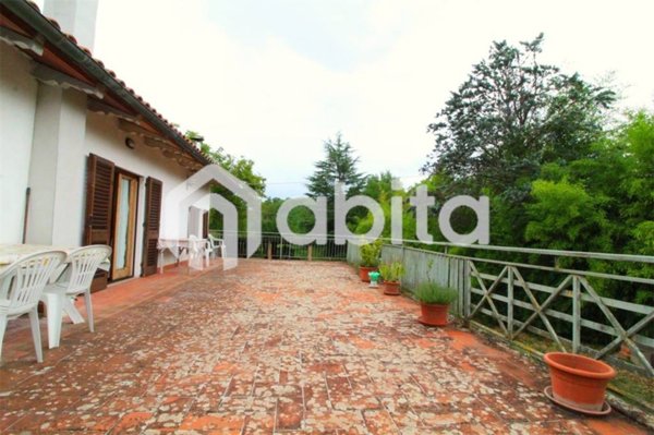 casa indipendente in vendita a Montevarchi