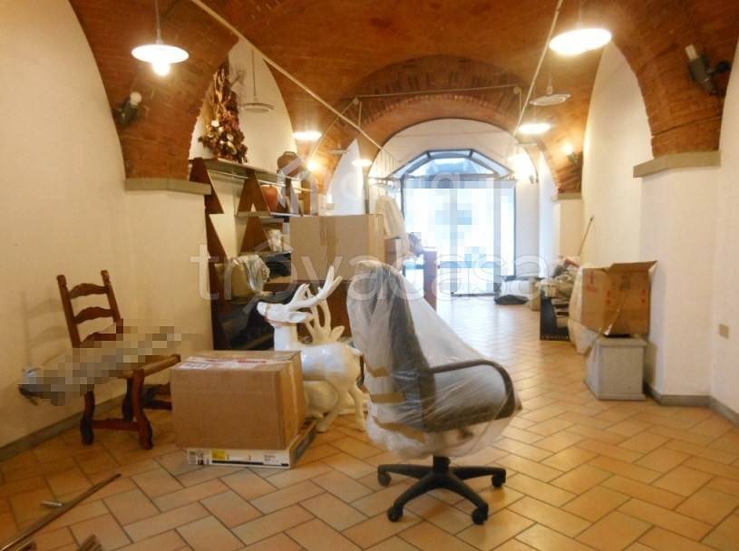 negozio in vendita a Montevarchi