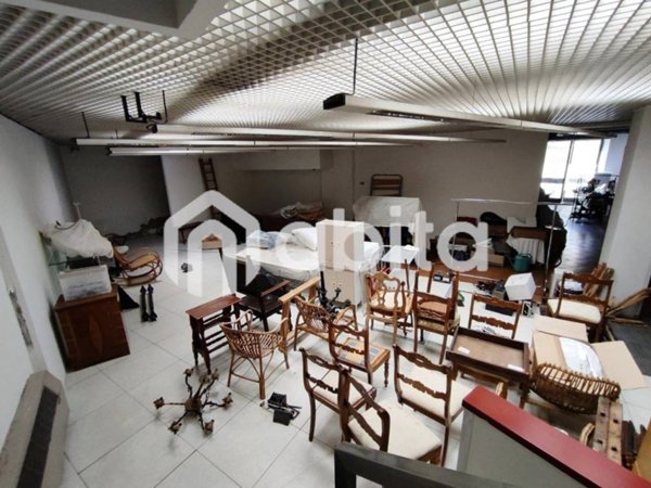 negozio in vendita a Montevarchi