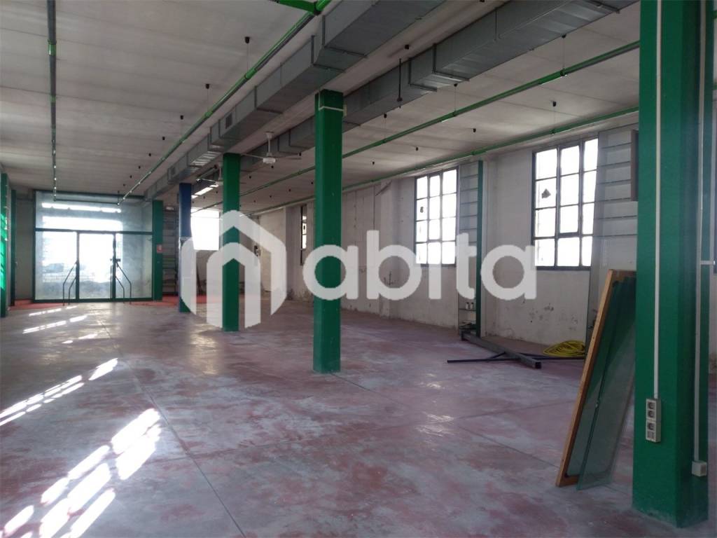 negozio in vendita a Montevarchi