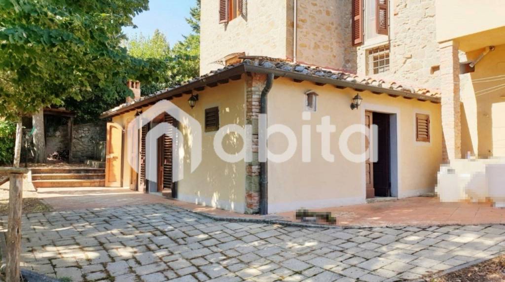 casa indipendente in vendita a Montevarchi in zona Moncioni