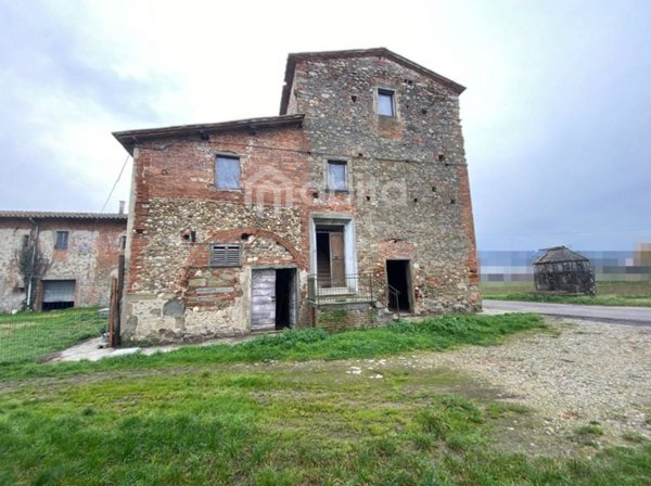 casa indipendente in vendita a Montevarchi
