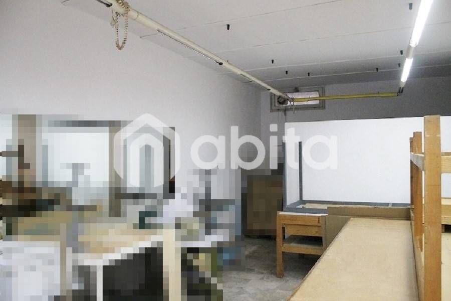 locale commerciale in vendita a Montevarchi