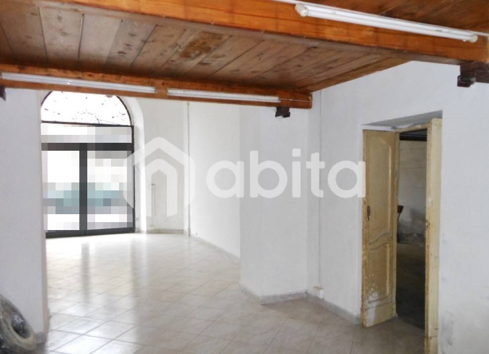 negozio in vendita a Montevarchi