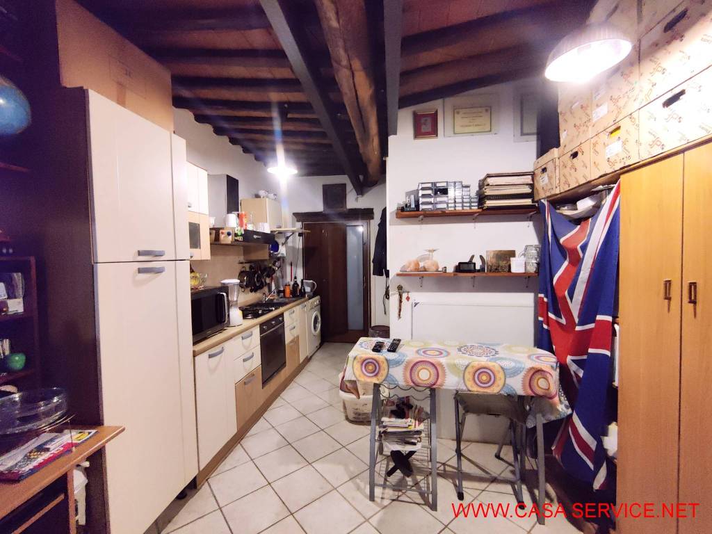 appartamento in vendita a Montevarchi in zona Caposelvi