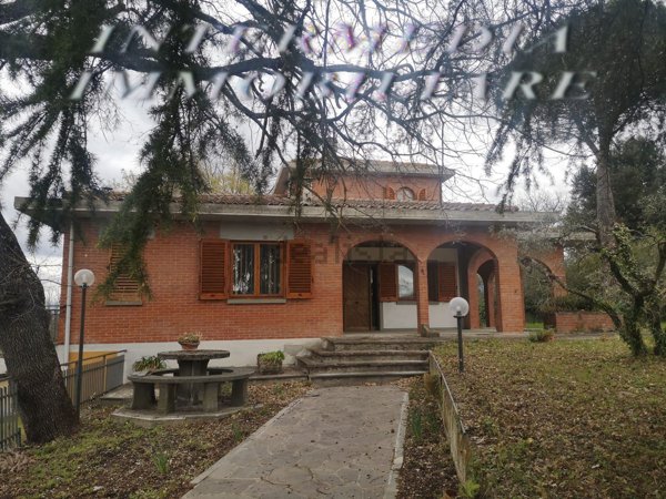 casa indipendente in vendita a Montevarchi in zona Levane