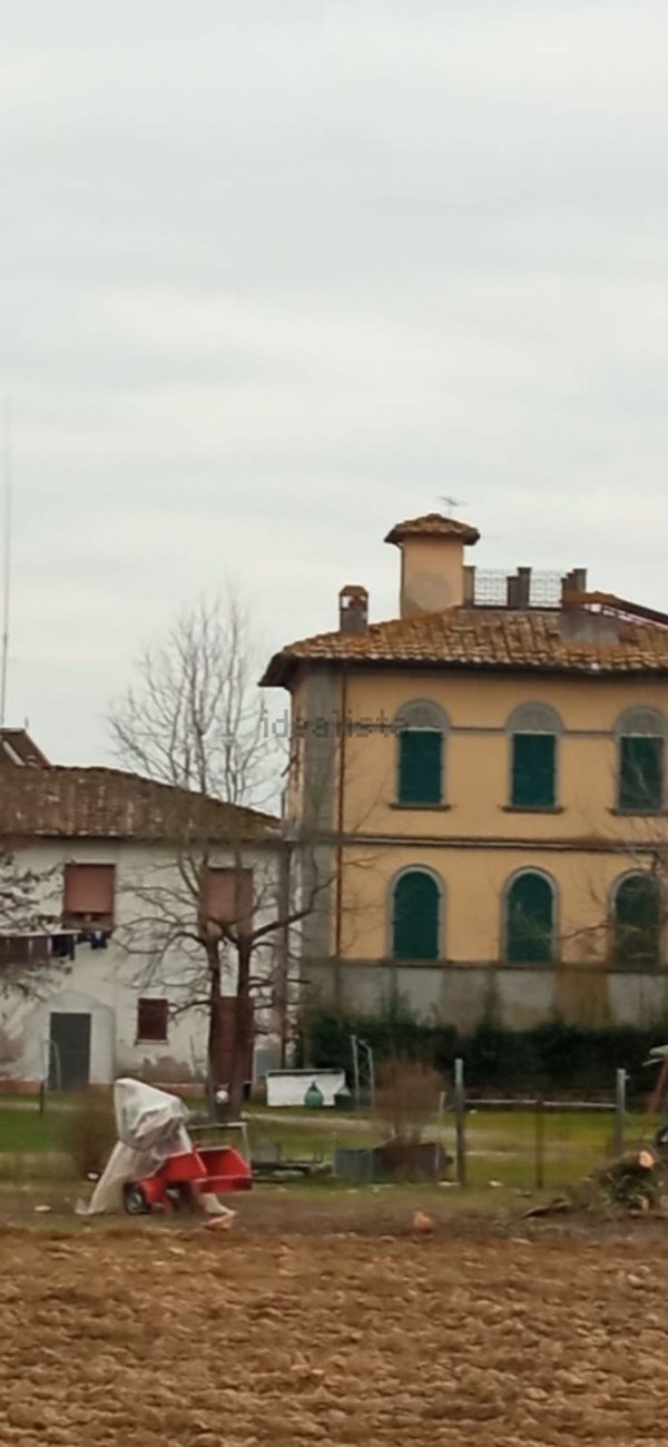 casa indipendente in vendita a Montevarchi