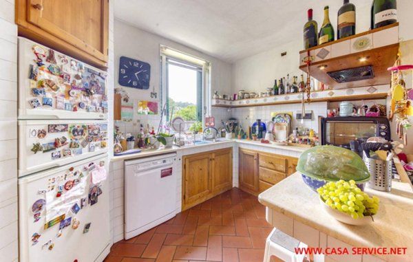 casa indipendente in vendita a Montevarchi