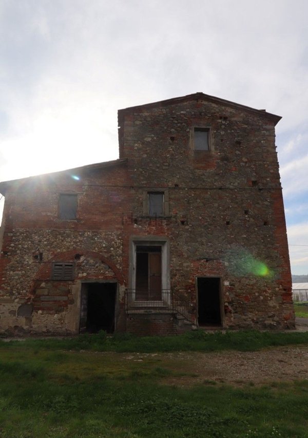 casa indipendente in vendita a Montevarchi