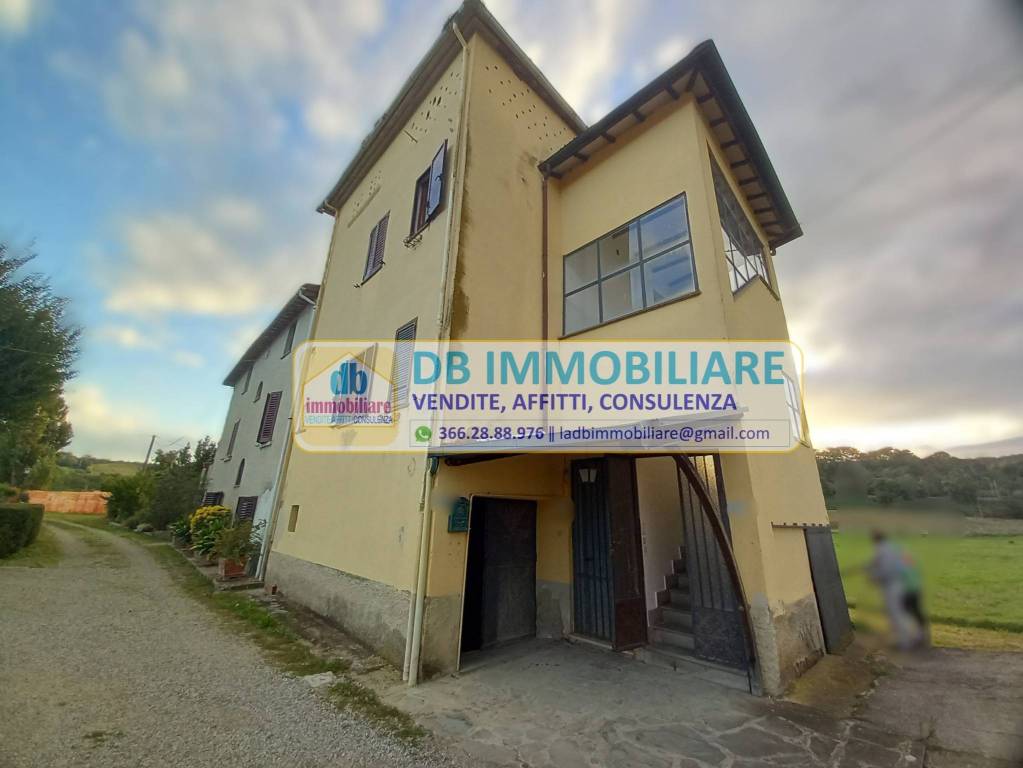 casa indipendente in vendita a Montevarchi in zona Levanella