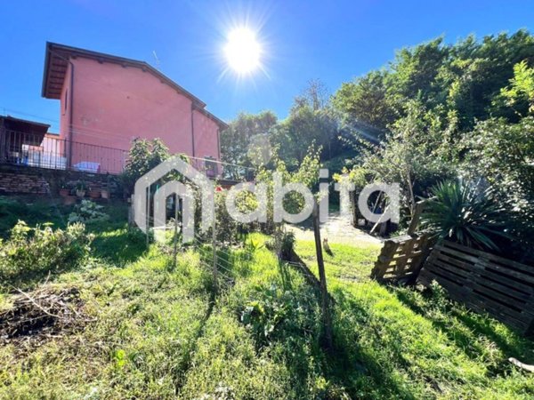casa indipendente in vendita a Montevarchi in zona Levane