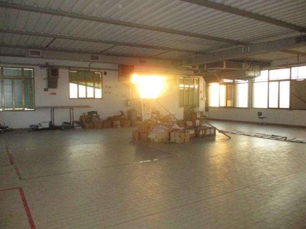 negozio in vendita a Montevarchi