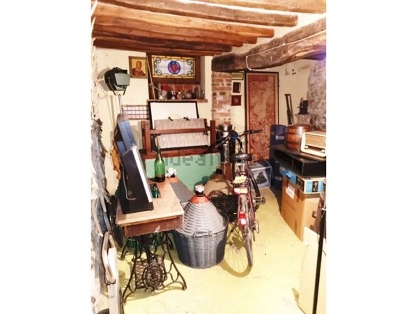 locale di sgombero in vendita a Montevarchi