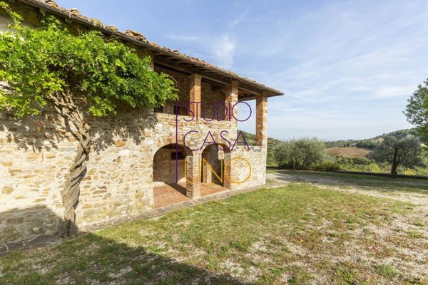 casa indipendente in vendita a Montevarchi