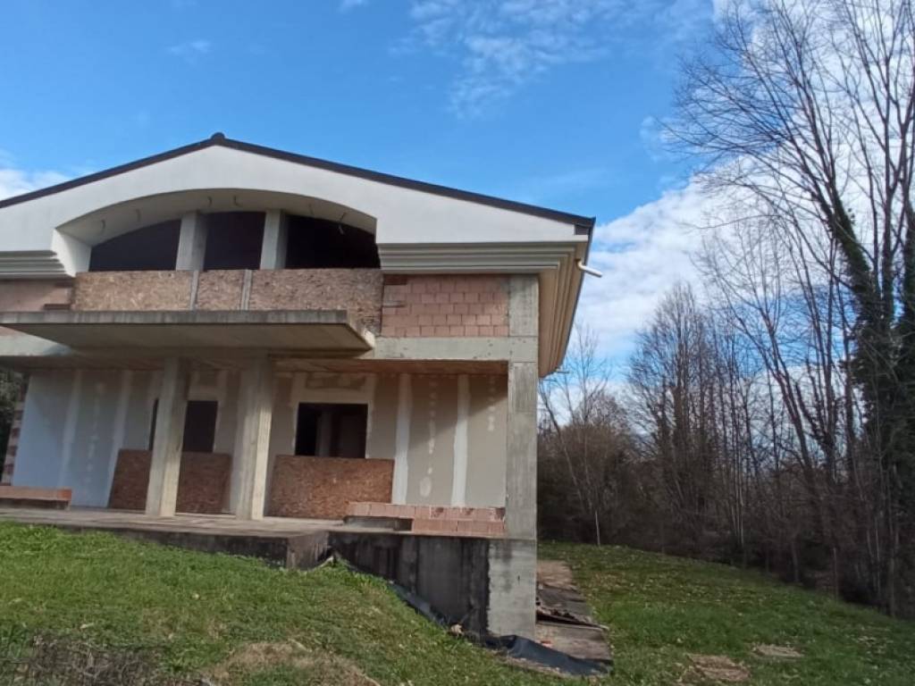 casa indipendente in vendita a Montevarchi