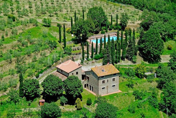 casa indipendente in vendita a Montevarchi