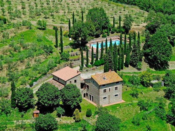 casa indipendente in vendita a Montevarchi