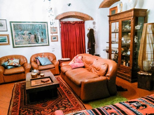 casa indipendente in vendita a Montevarchi