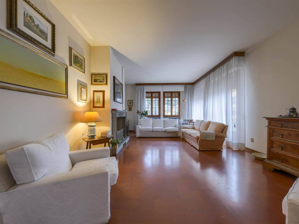casa indipendente in vendita a Montevarchi