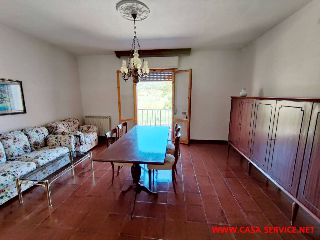 casa indipendente in vendita a Montevarchi