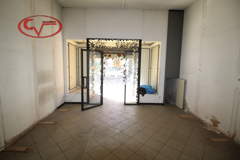 locale commerciale in vendita a Montevarchi in zona Levane