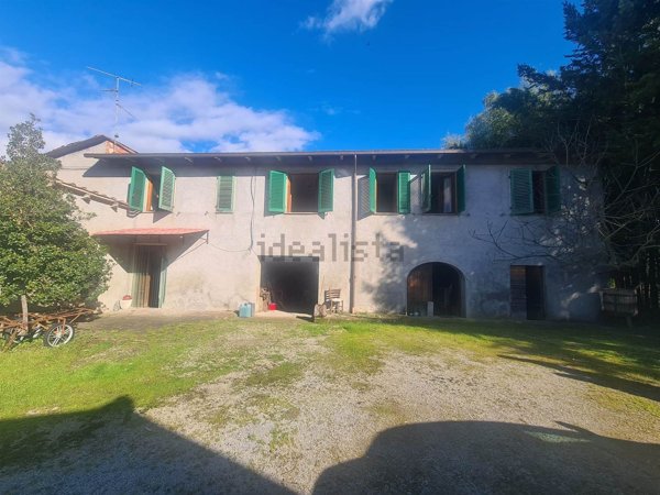 casa indipendente in vendita a Montevarchi