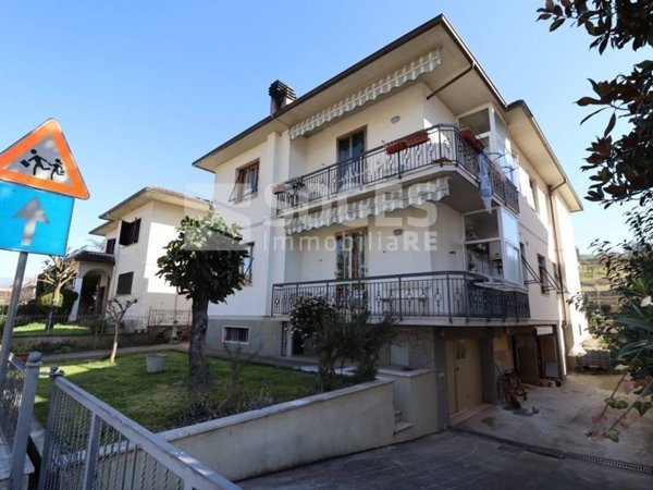 appartamento in vendita a Montevarchi in zona Levane