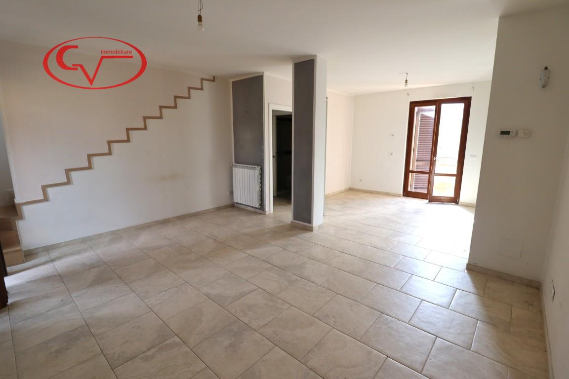 casa indipendente in vendita a Montevarchi